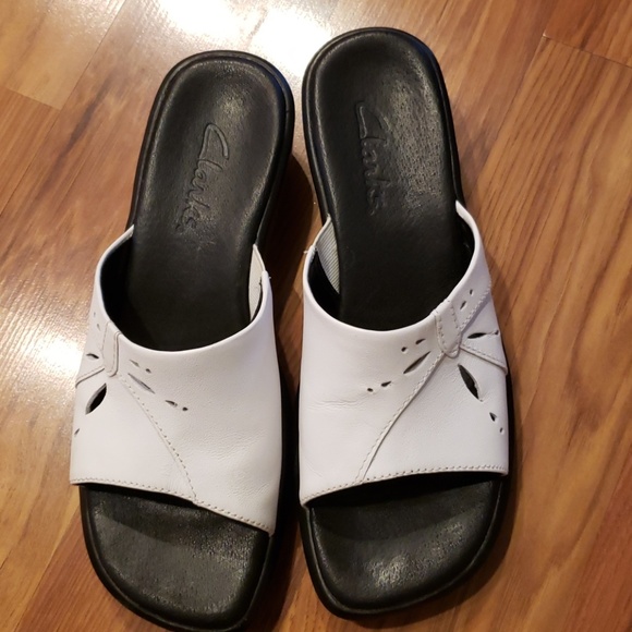 Clark's Shoes - Clark's White Sandals Size 6.5